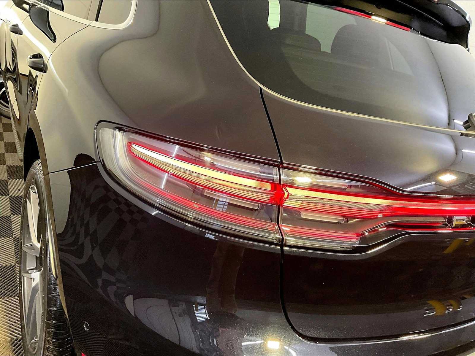 Certified 2024 Porsche Macan S AWD/4WD image 30