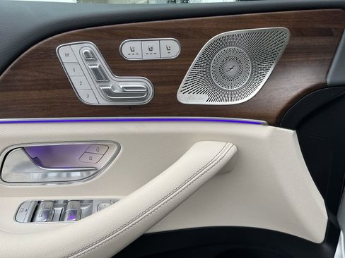 Certified 2025 Mercedes-Benz GLS 450 4MATIC image 15