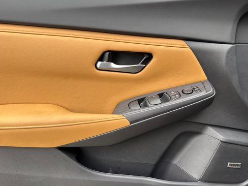 New 2025 Nissan Sentra SV w/ SV Premium Package image 8