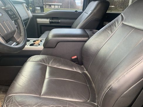 Used 2015 Ford F250 Lariat w/ Chrome Package image 18