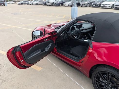 New 2026 MAZDA MX-5 Miata Club w/ Weather Package RWD image 28