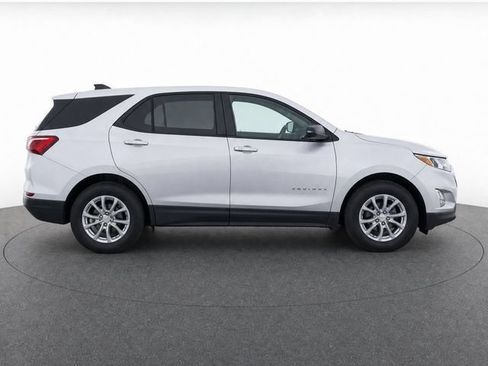 Used 2021 Chevrolet Equinox LS w/ LS Convenience Package AWD/4WD image 7