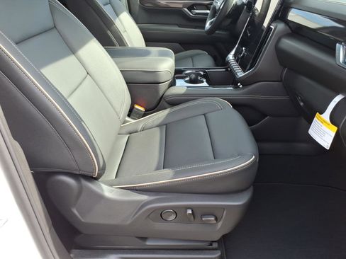 New 2026 GMC Yukon XL Elevation w/ Elevation Premium Package image 8