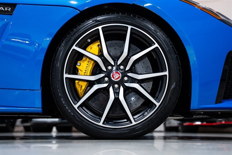 Used 2018 Jaguar F-TYPE SVR AWD/4WD image 44