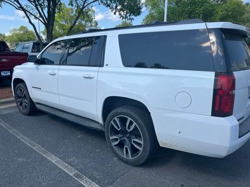 Used 2019 Chevrolet Suburban LT RWD image 4