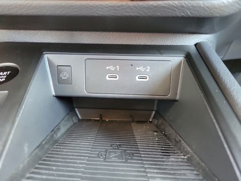 Certified 2025 Nissan Kicks SV FWD image 28