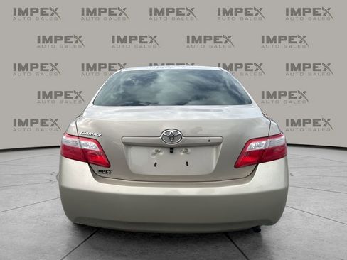 Used 2009 Toyota Camry LE image 4