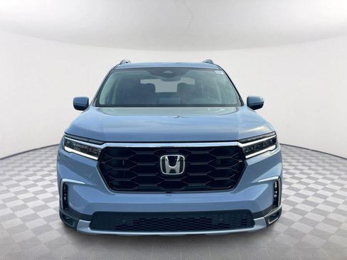New 2025 Honda Pilot Touring image 3