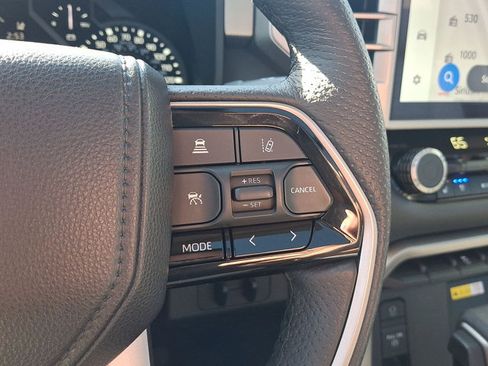 Used 2023 Toyota Tundra Limited w/ Power Package AWD/4WD image 19