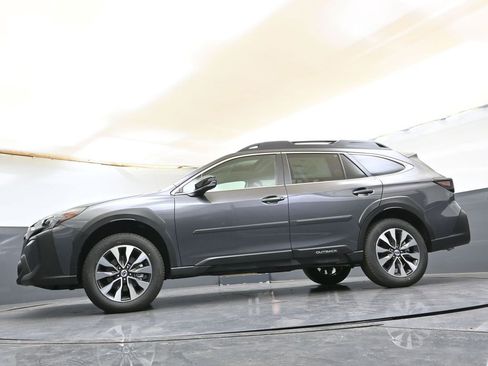 Certified 2025 Subaru Outback Limited image 40