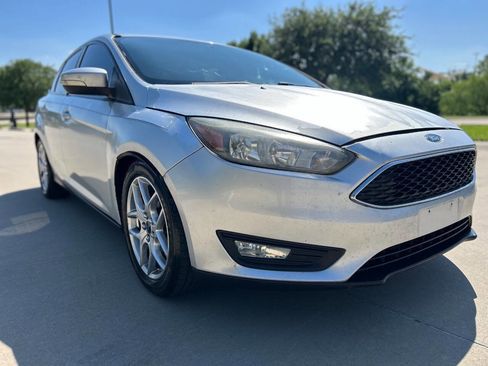 Used 2015 Ford Focus SE w/ Equipment Group 201A FWD image 4