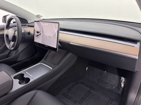 Used 2022 Tesla Model 3 image 15