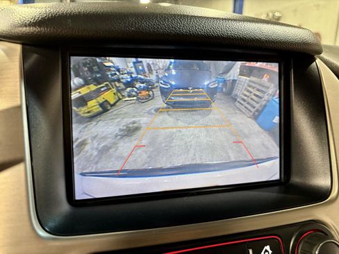 Used 2015 GMC Yukon XL Denali w/ Open Road Package image 45