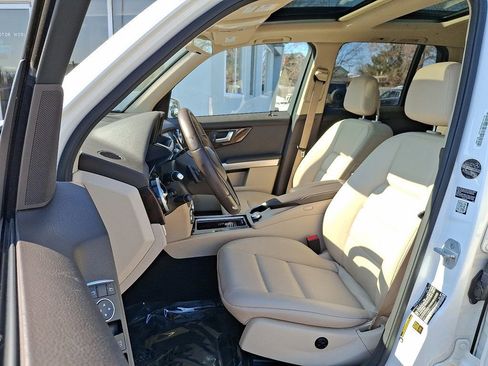 Used 2015 Mercedes-Benz GLK 350 4MATIC image 13