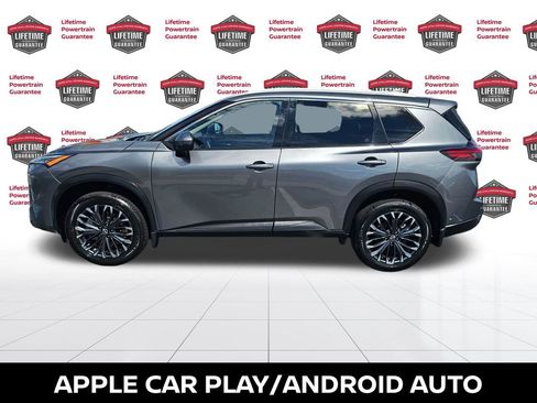 Used 2025 Nissan Rogue SL w/ Tech Package image 2