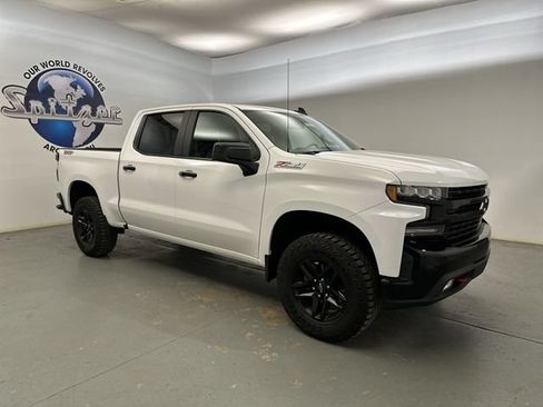 Used 2019 Chevrolet Silverado 1500 LT Trail Boss AWD/4WD image 2