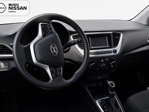 Used 2021 Hyundai Accent SE FWD image 8