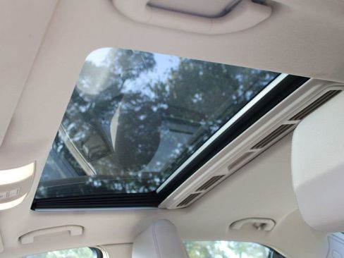 Used 2014 Mercedes-Benz E 350 Sedan image 26