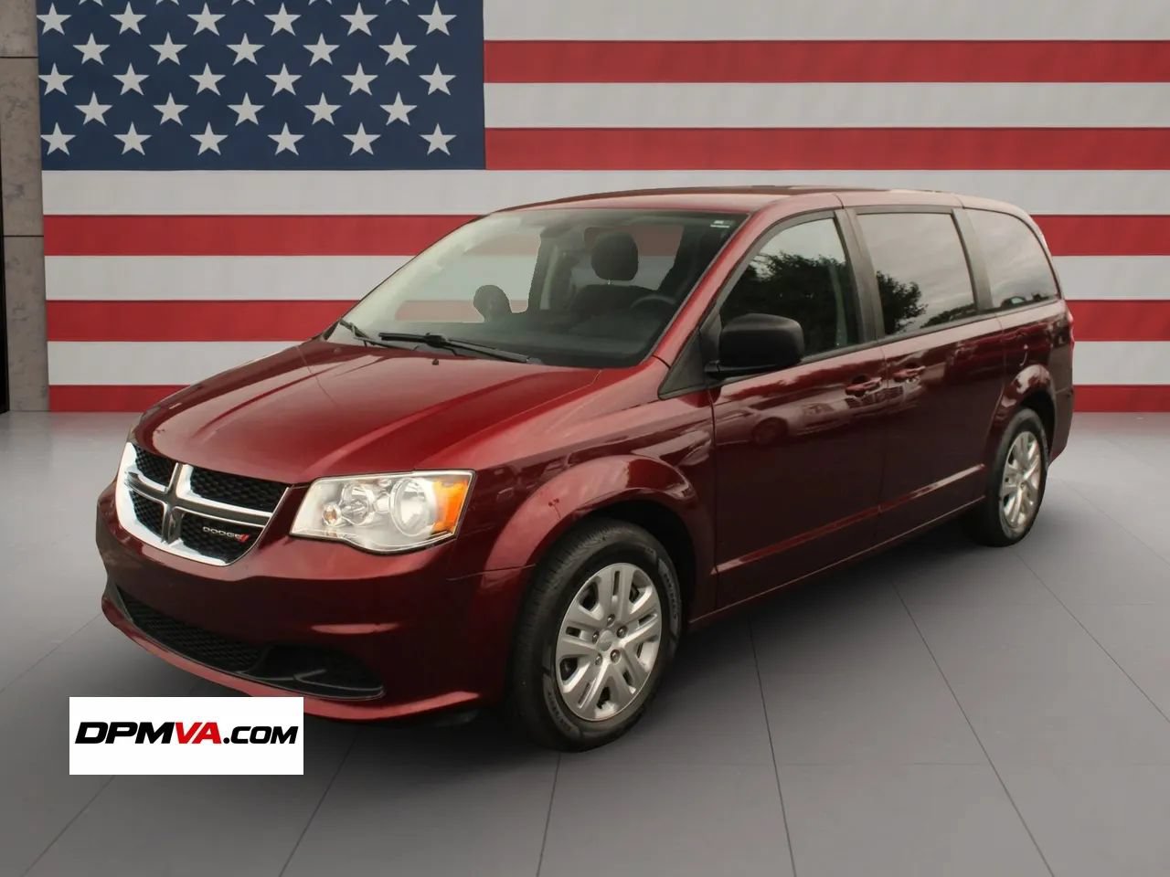 Used 2018 Dodge Grand Caravan SE w/ UConnect Hands-Free Group FWD image 1