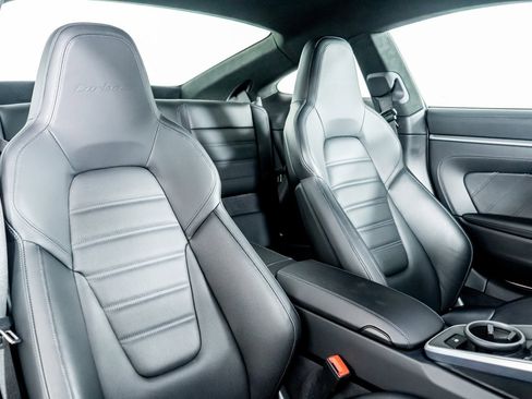 Used 2022 Porsche 911 Turbo S image 33