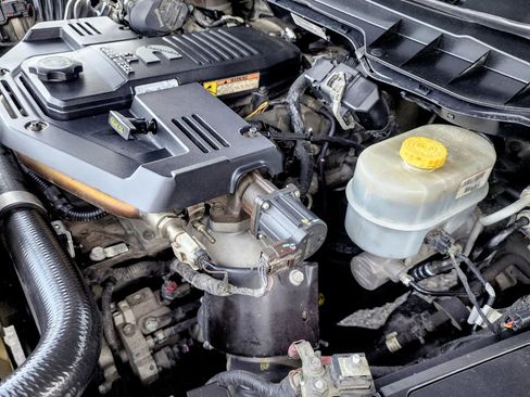 Used 2016 RAM 2500 SLT image 39