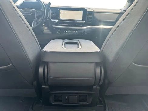 Used 2022 GMC Sierra 1500 SLT w/ X31 Off-Road Package AWD/4WD image 19