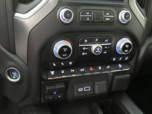 Used 2022 GMC Sierra 2500 Denali w/ Denali Ultimate Package image 9