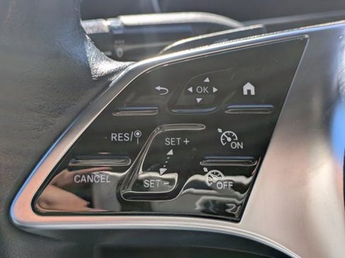 Used 2025 Mercedes-Benz CLE 300 4MATIC Coupe image 17