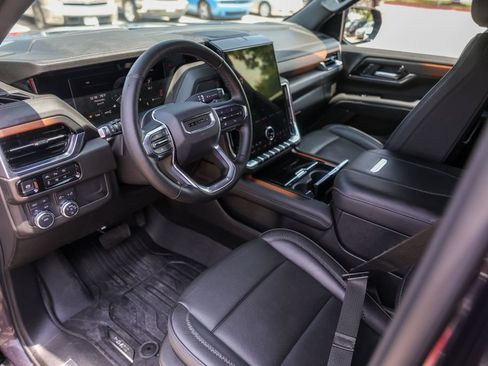 Used 2025 GMC Yukon Denali w/ Sun & Power Step Package AWD/4WD image 13