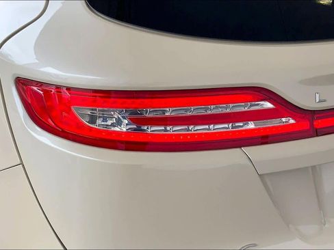 Used 2018 Lincoln MKC Select w/ Select Plus Package image 27