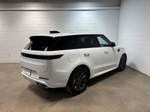 New 2025 Land Rover Range Rover Sport Dynamic SE image 6