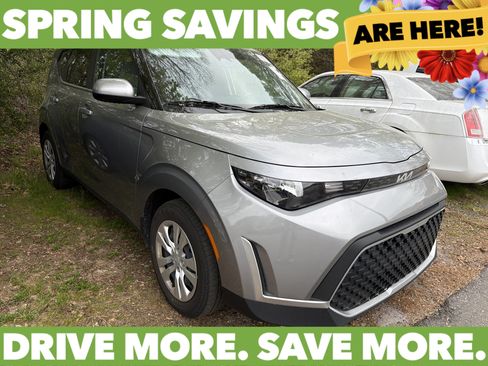 Used 2024 Kia Soul LX image 1