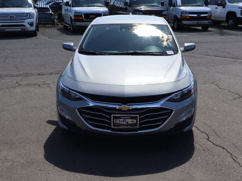 Used 2024 Chevrolet Malibu LT image 3