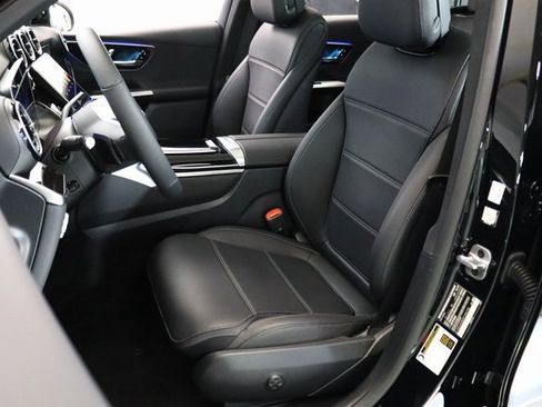 Certified 2025 Mercedes-Benz GLC 300 4MATIC image 16