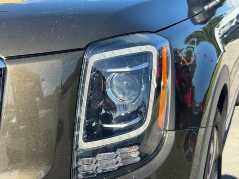 Certified 2022 Kia Telluride S AWD/4WD image 8