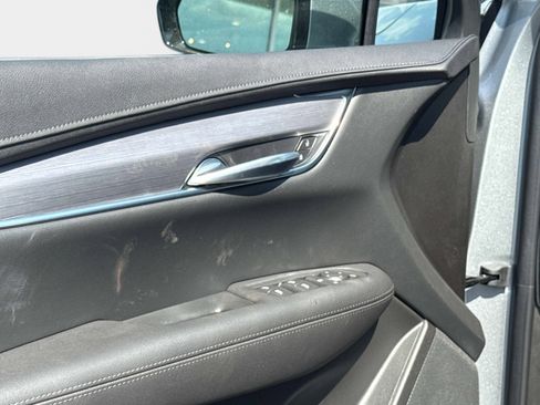 New 2026 Cadillac XT5 Luxury image 16