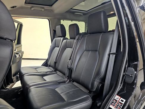 Used 2016 Land Rover LR4 HSE LUX image 24