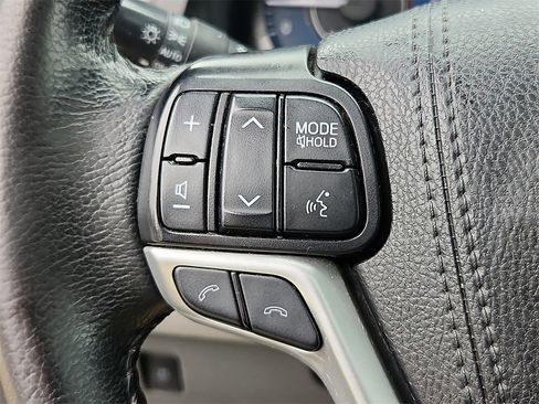 Used 2020 Toyota Sienna XLE image 22