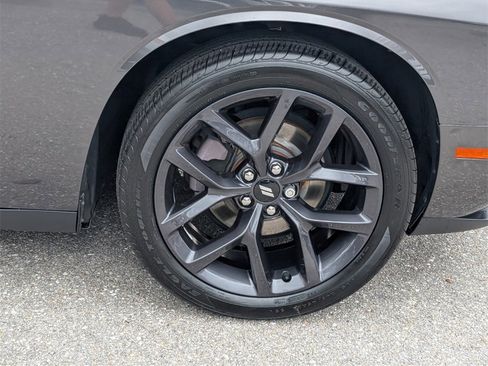 Used 2019 Dodge Challenger SXT w/ Blacktop Package image 9