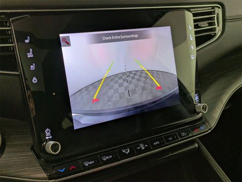 Used 2024 Jeep Wagoneer Series III w/ Premium Group I image 26