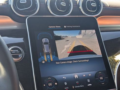 Used 2025 Mercedes-Benz GLC 350e 4MATIC image 19