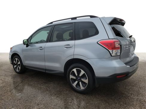 Used 2018 Subaru Forester 2.5i Premium w/ All-Weather Package image 3
