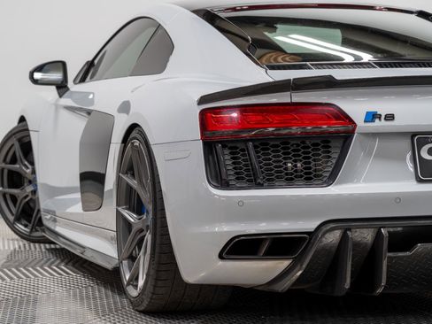 Used 2017 Audi R8 V10 plus w/ Full Leather Package image 39
