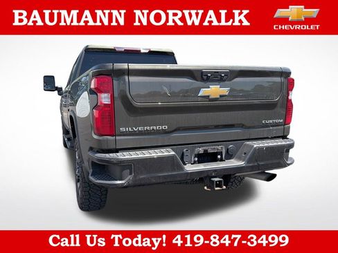 Used 2022 Chevrolet Silverado 2500 Custom w/ Custom Convenience Package AWD/4WD image 10