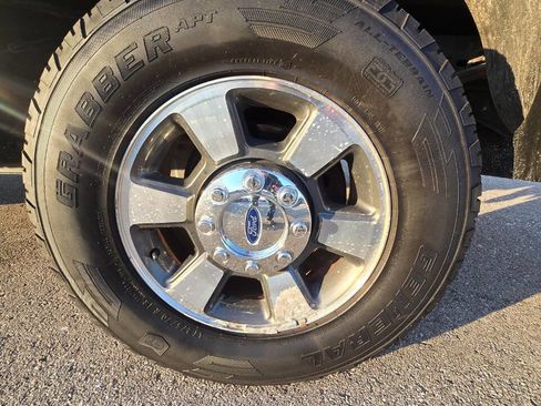 Used 2011 Ford F250 Lariat image 12