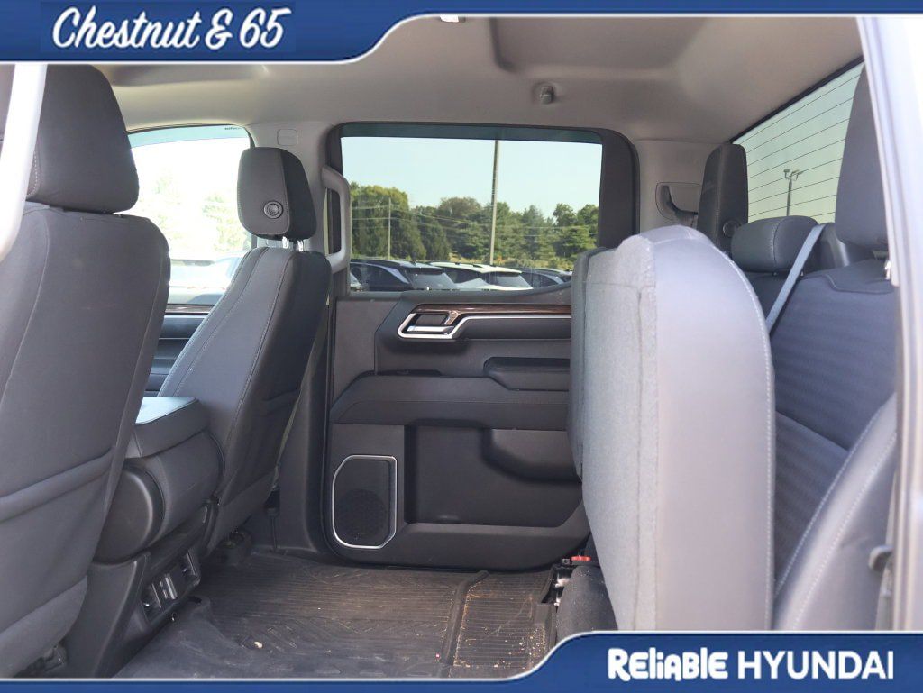 Used 2022 Chevrolet Silverado 1500 RST AWD/4WD image 17