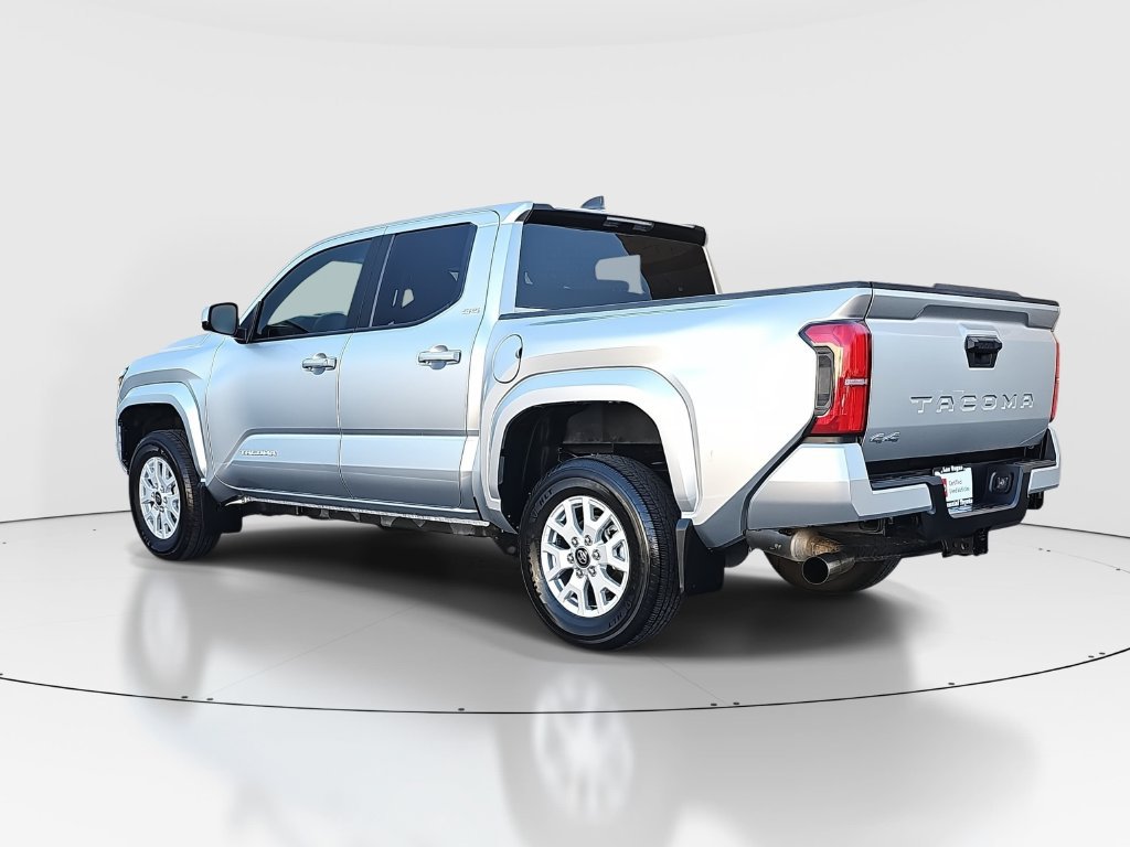 Certified 2025 Toyota Tacoma SR5 AWD/4WD image 7