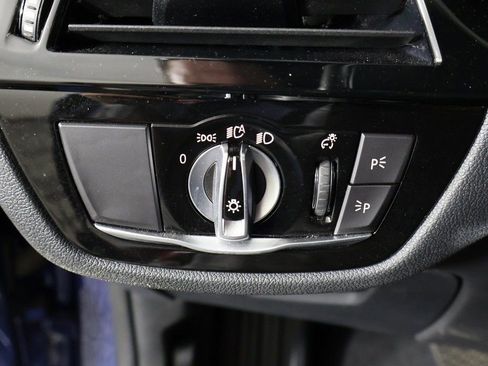 Used 2022 BMW 530i xDrive 530i xDrive w/ Premium Package image 36