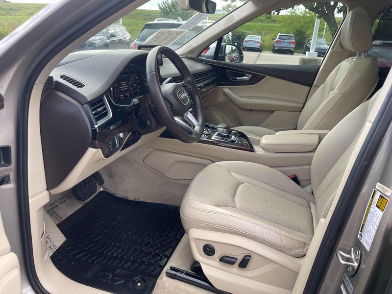 Used 2017 Audi Q7 3.0T Prestige AWD/4WD image 25