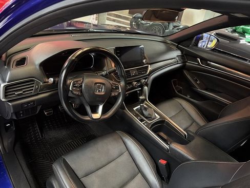 Used 2018 Honda Accord Sport image 11
